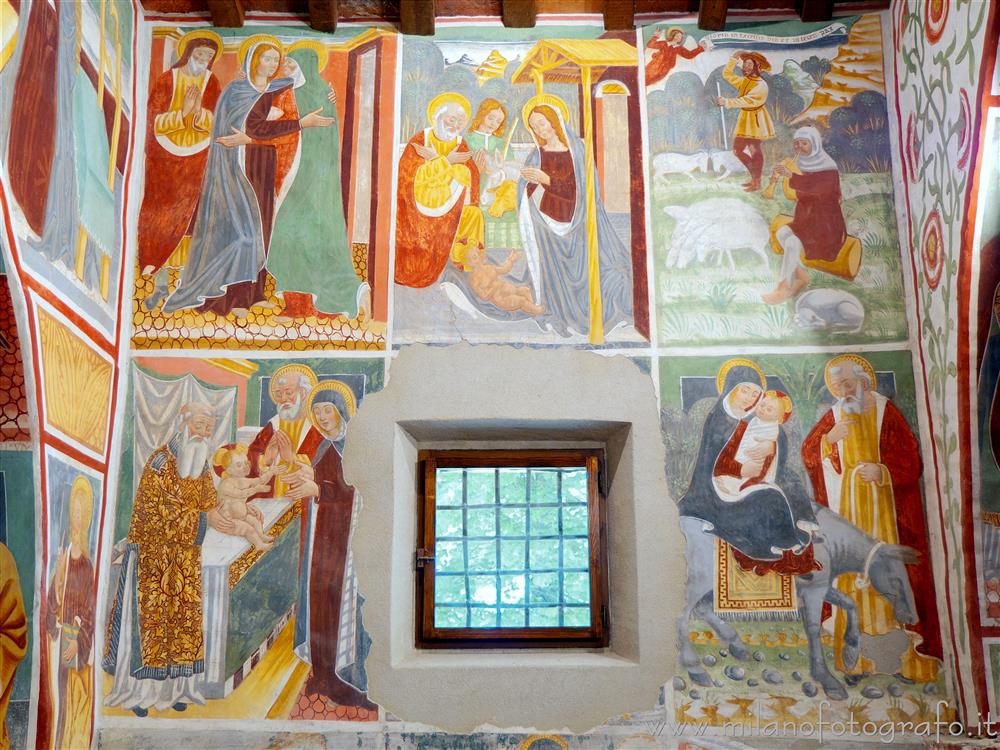 Momo (Novara) - Affreschi sulla parete destra della prima campata dell'Oratorio della Santissima Trinità